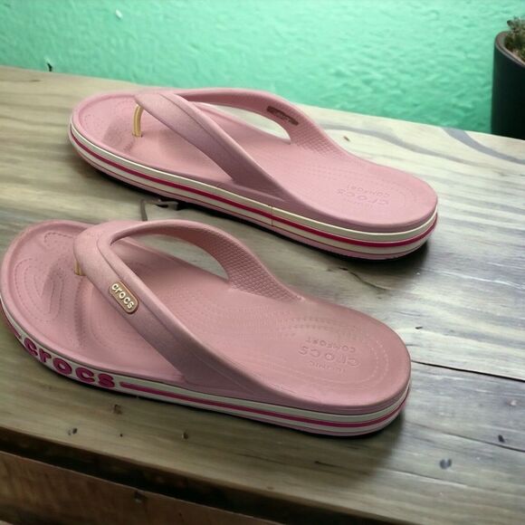 CROCS Bayaband Flip Flop Sandals pink lemonade Size 8 - Picture 1 of 4